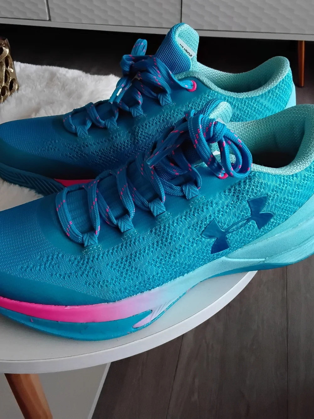 Floor Sample NWOB  Under Armour Women’s Teal Athletic Sneakers with Pink Accents